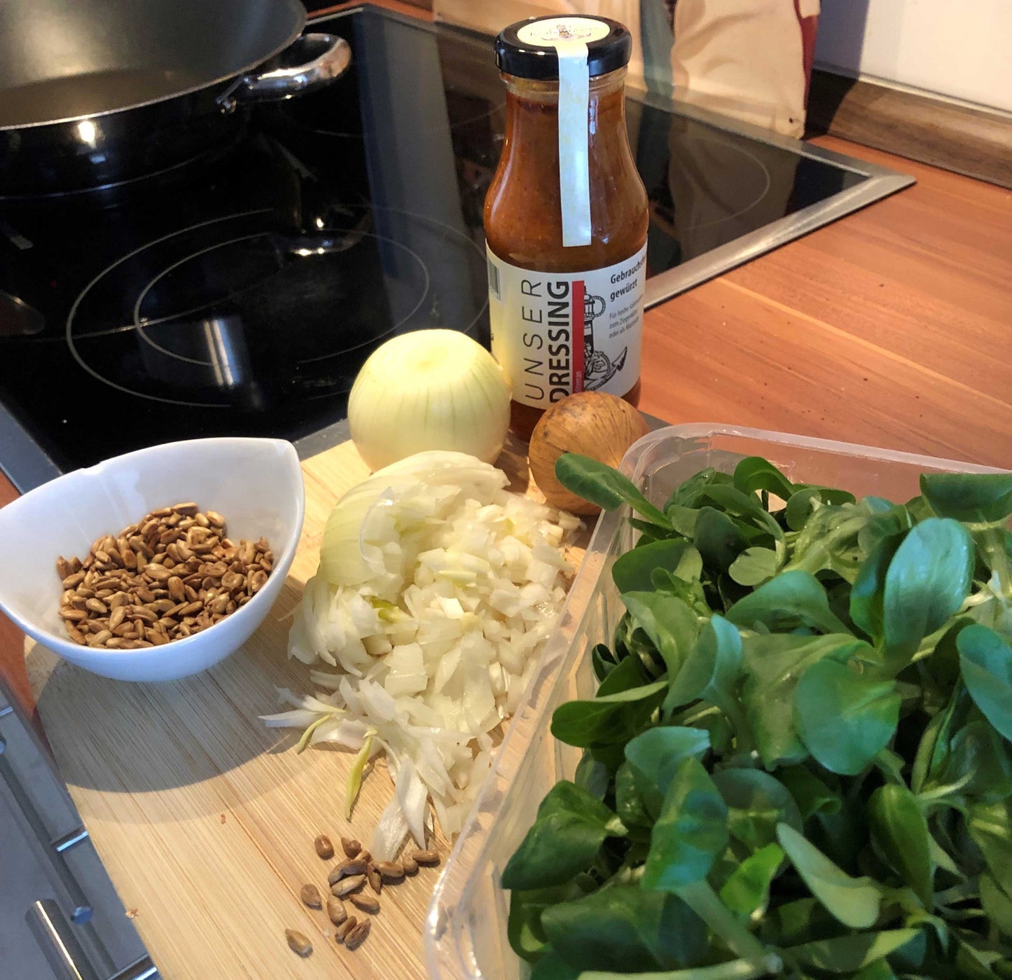 Unser Dressing, ein Feldsalat-Dressing für herbe Salate